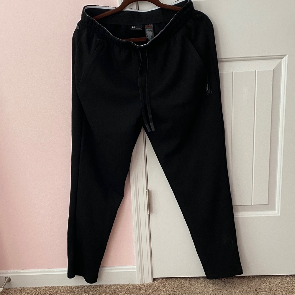Men’s Spyder Active sweatpants.